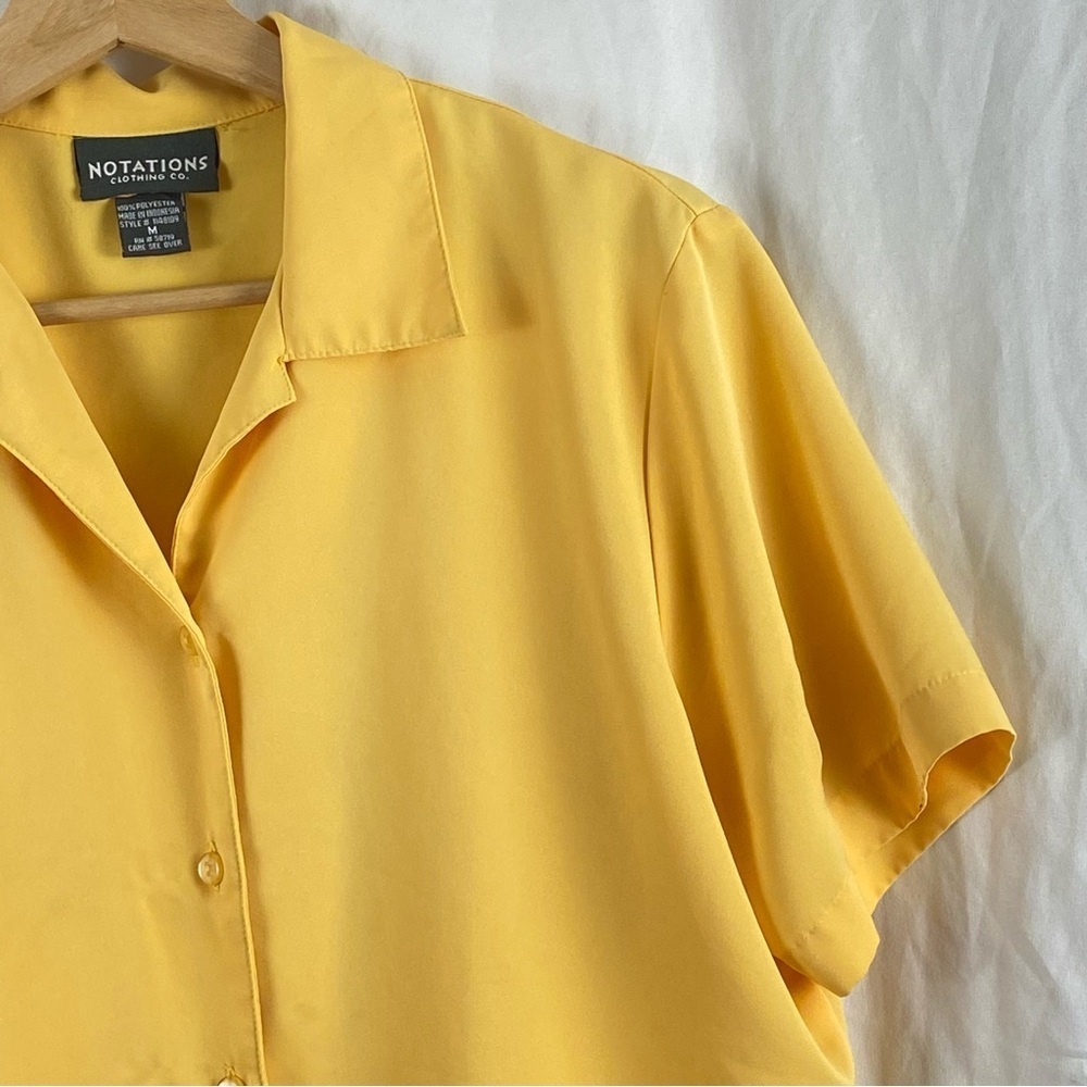 Notations Clothing Co Women's Yellow Button-Up Short Sleeve Top Size Medium - Picture 3 of 16